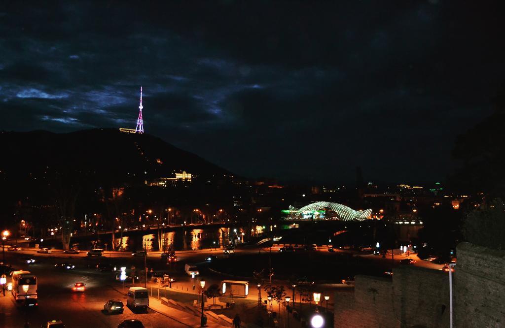 Tiflis Metekhi Hotel Екстер'єр фото
